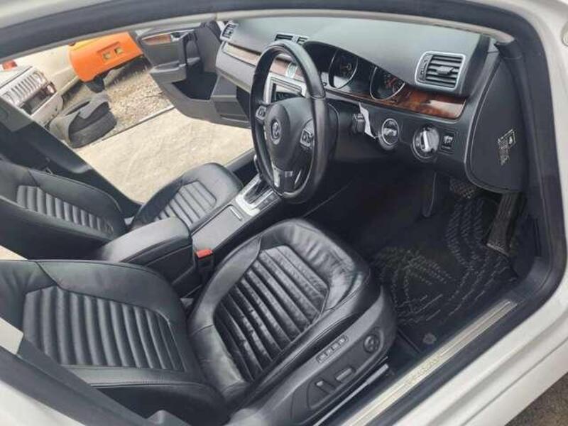 PASSAT VARIANT