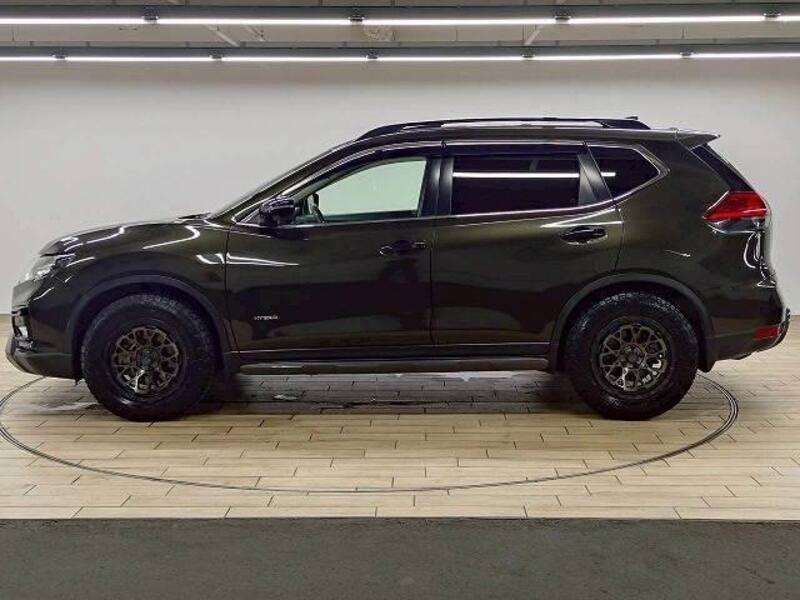X-TRAIL