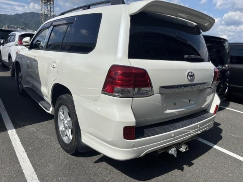 LAND CRUISER