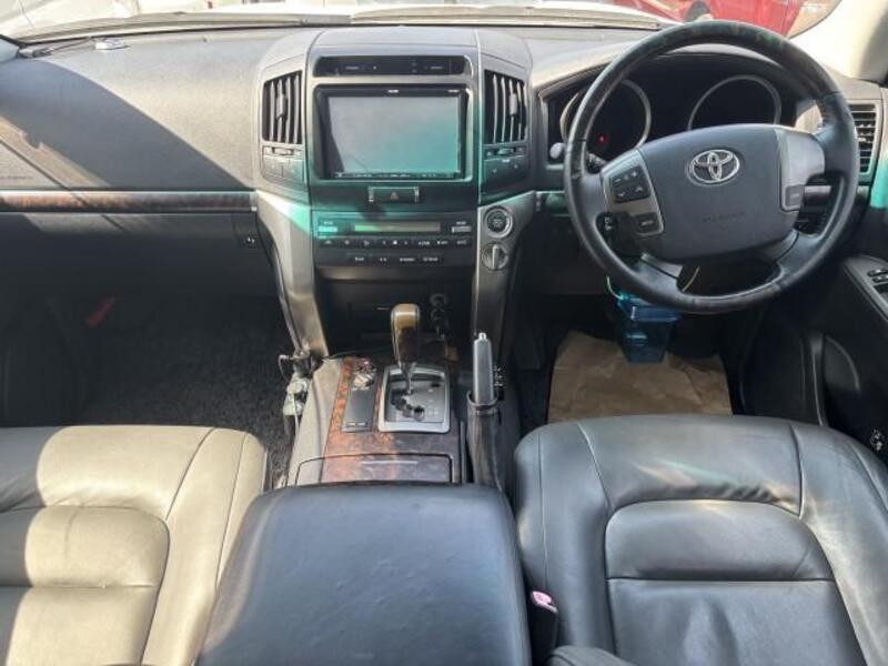 LAND CRUISER