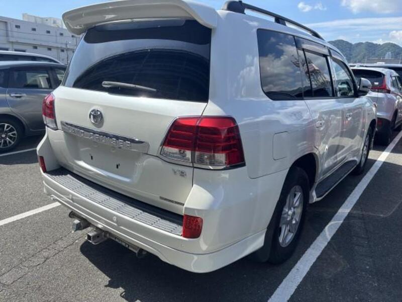 LAND CRUISER