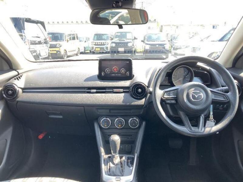 MAZDA2