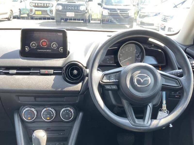 MAZDA2