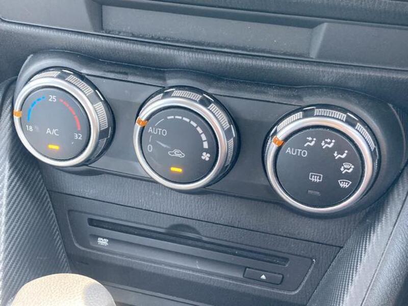 MAZDA2
