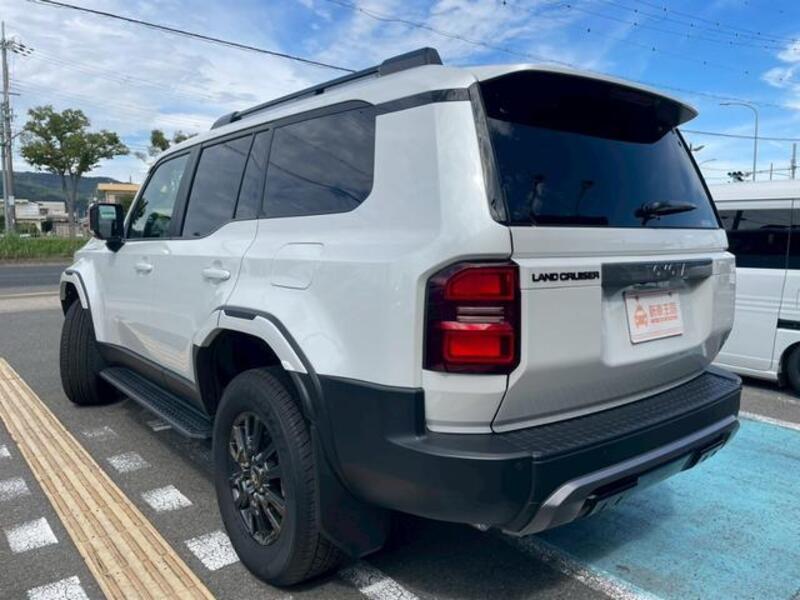 LAND CRUISER 250