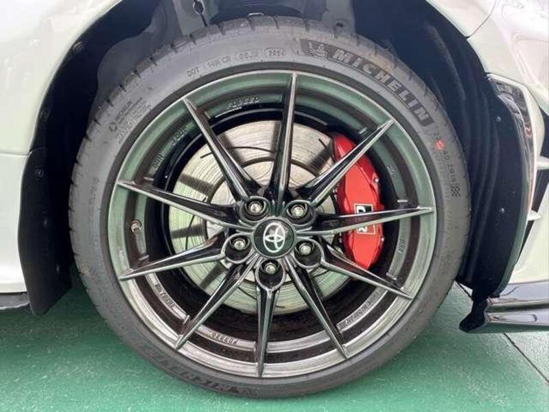 GR YARIS