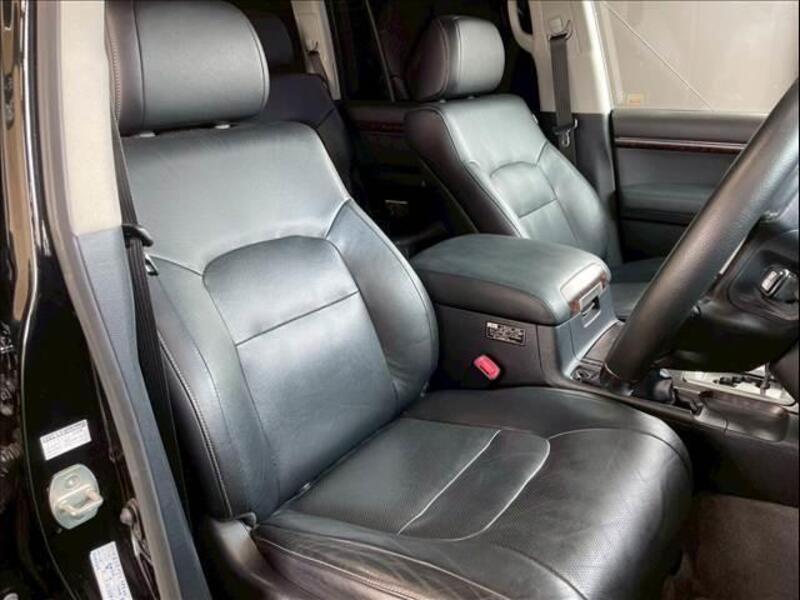 LAND CRUISER