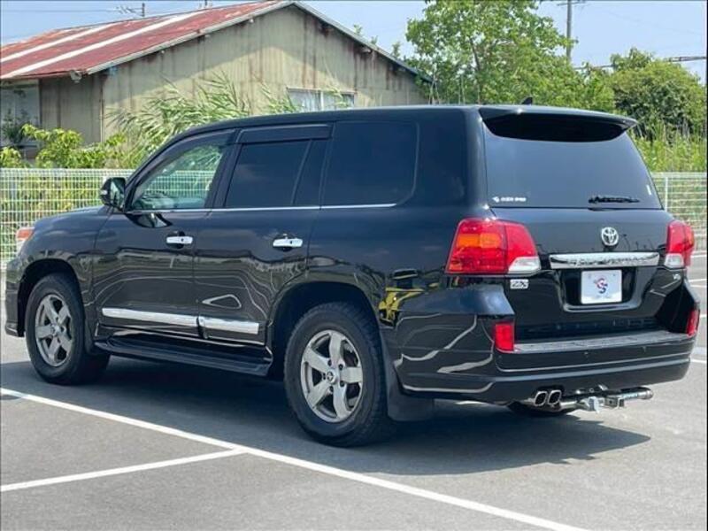 LAND CRUISER