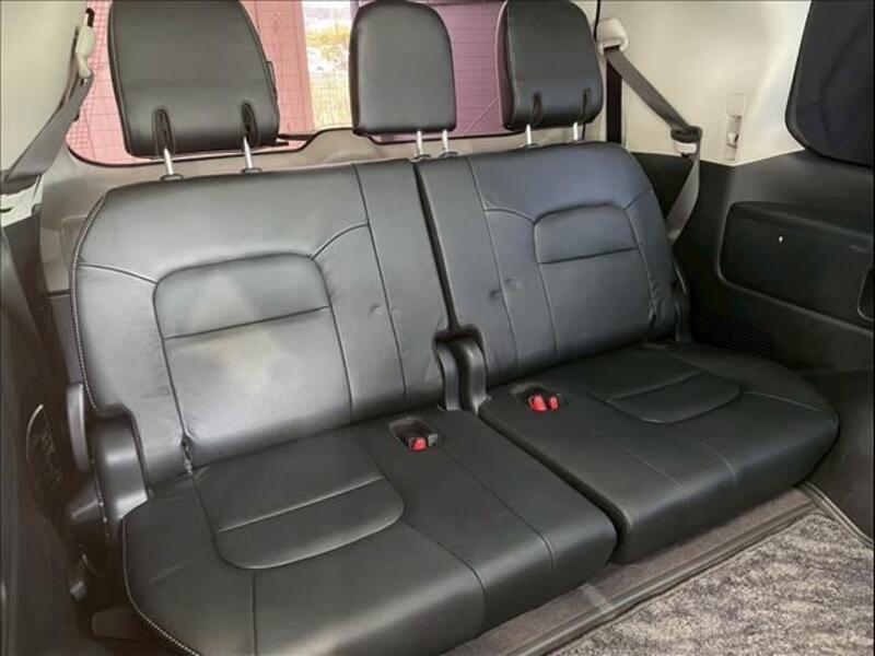 LAND CRUISER