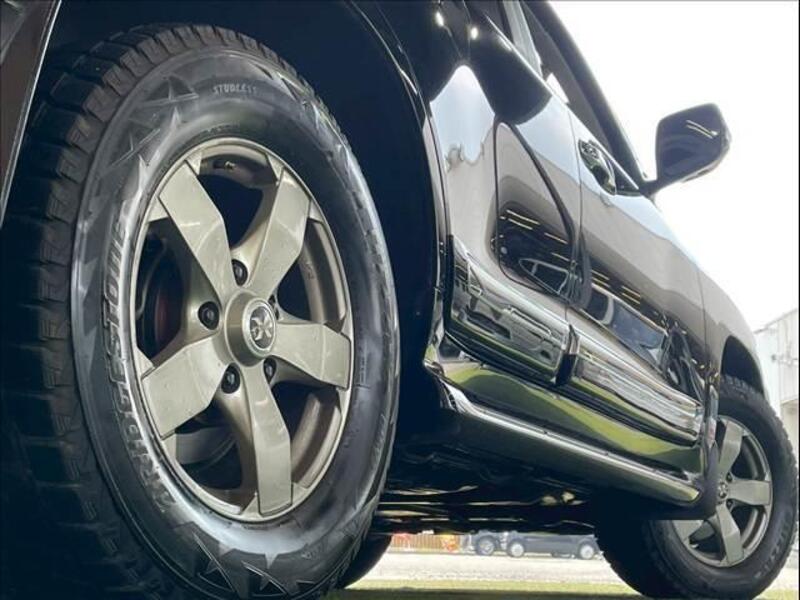 LAND CRUISER