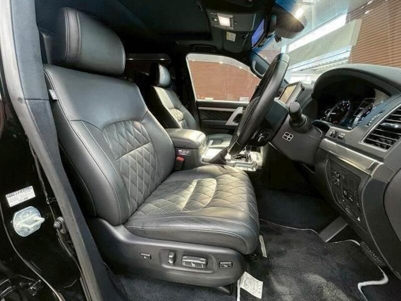 LAND CRUISER