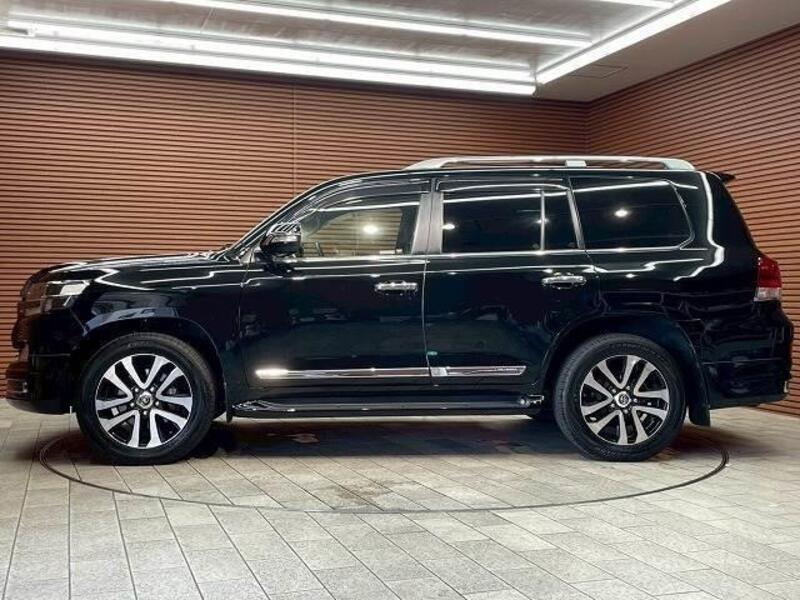 LAND CRUISER