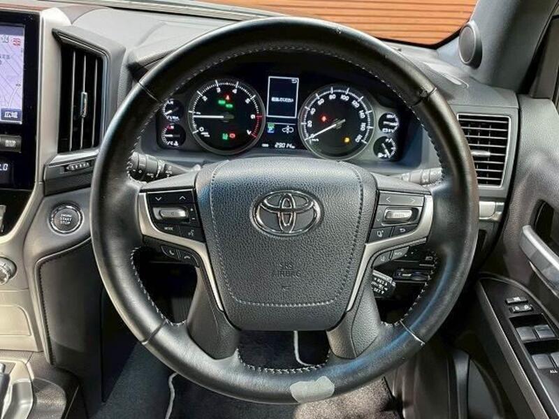 LAND CRUISER