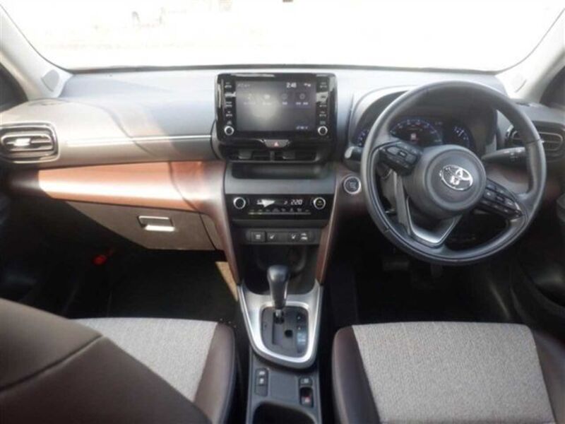 YARIS CROSS