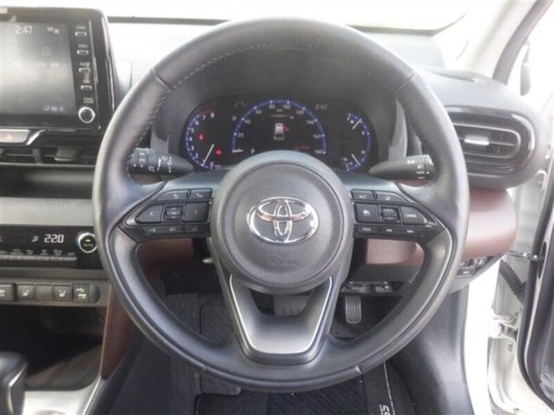 YARIS CROSS