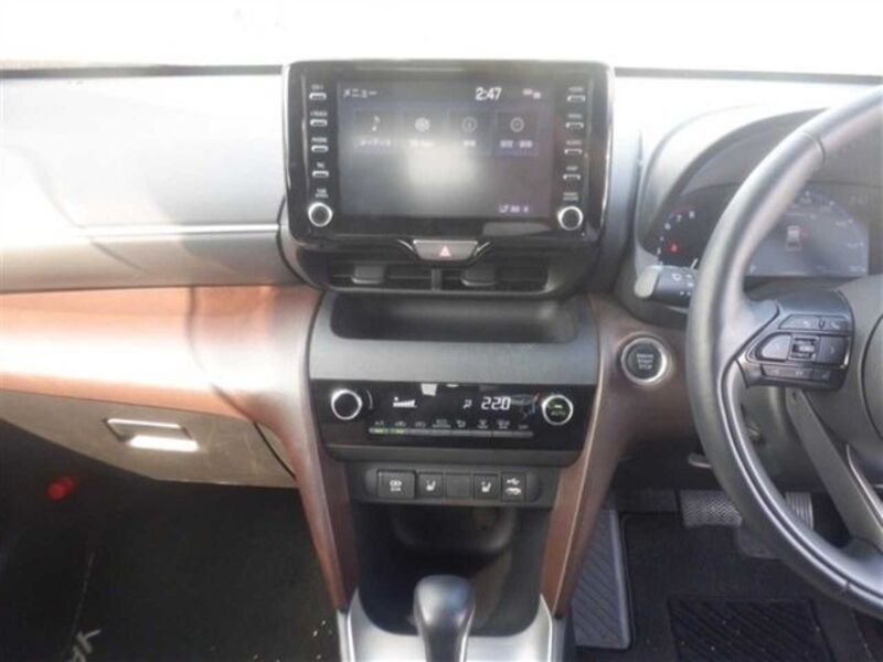 YARIS CROSS