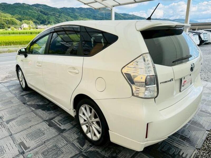 PRIUS ALPHA