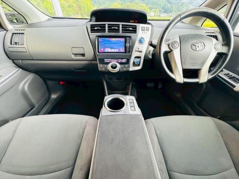 PRIUS ALPHA
