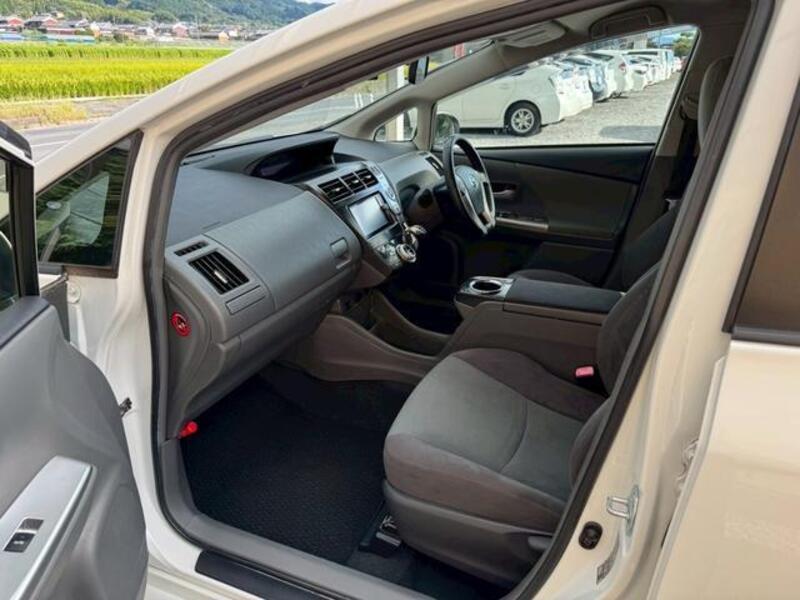 PRIUS ALPHA