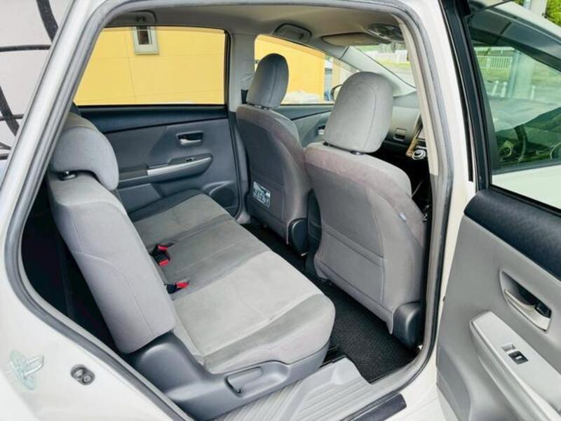 PRIUS ALPHA