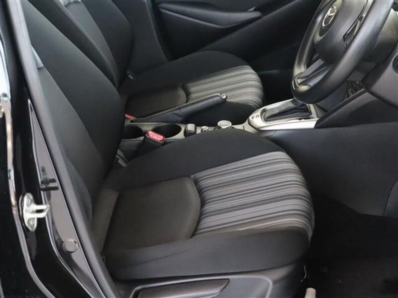 MAZDA2