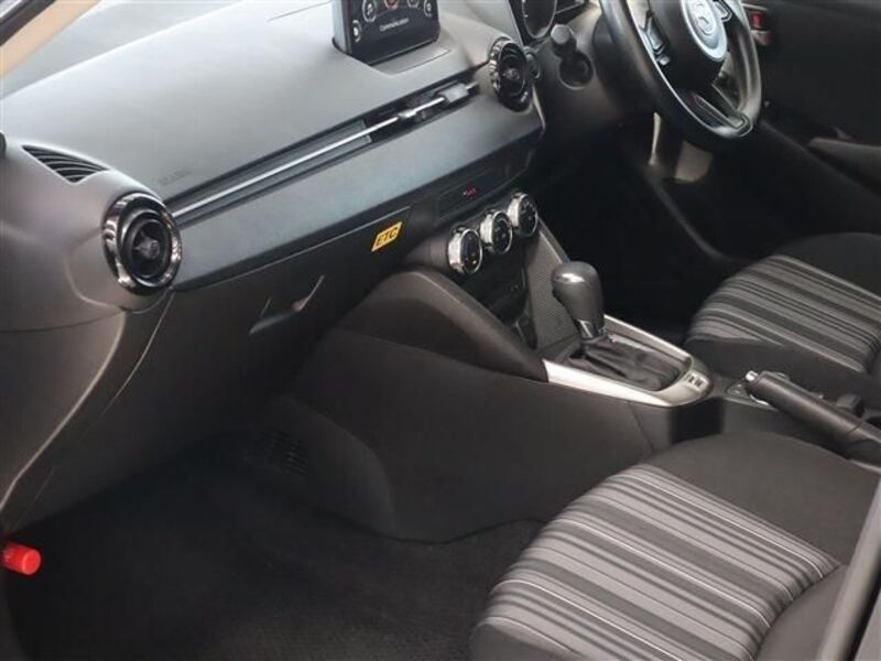MAZDA2