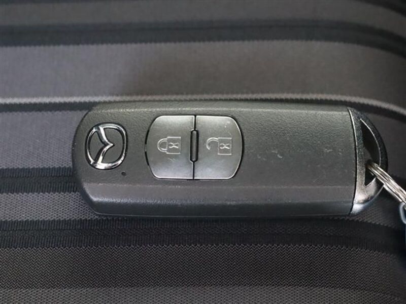 MAZDA2