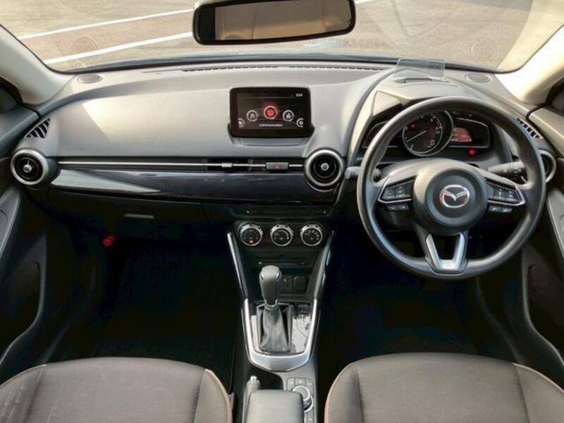 MAZDA2
