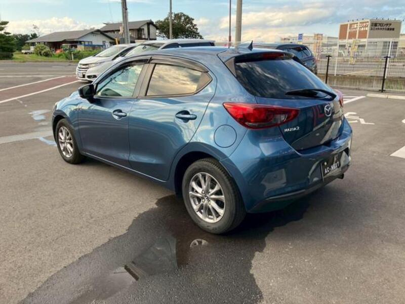 MAZDA2