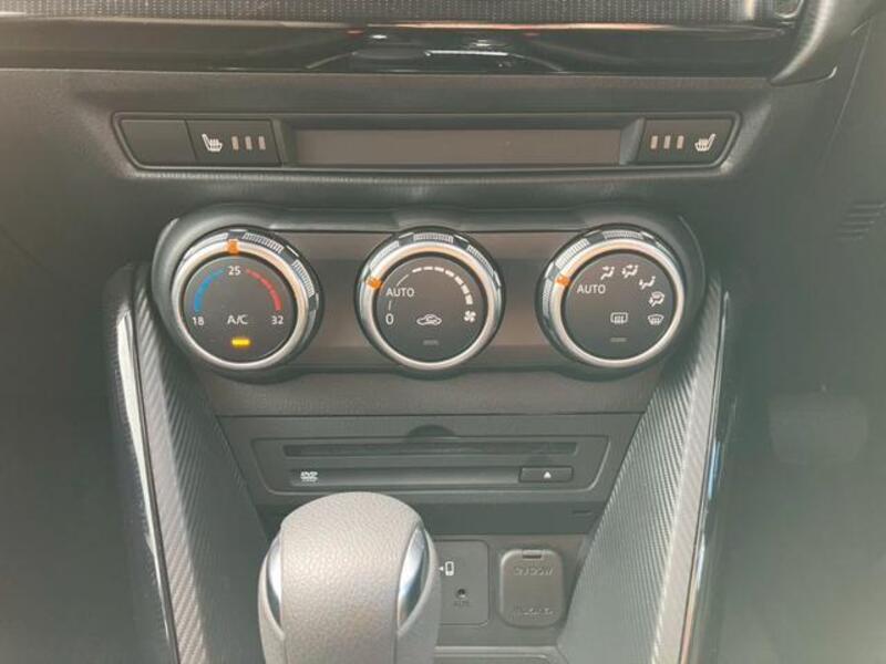 MAZDA2