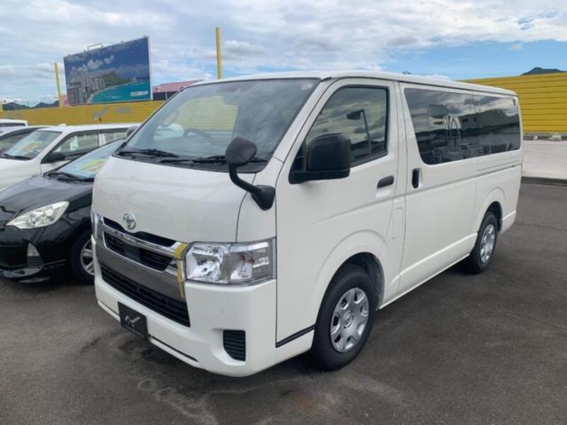 TOYOTA HIACE VAN