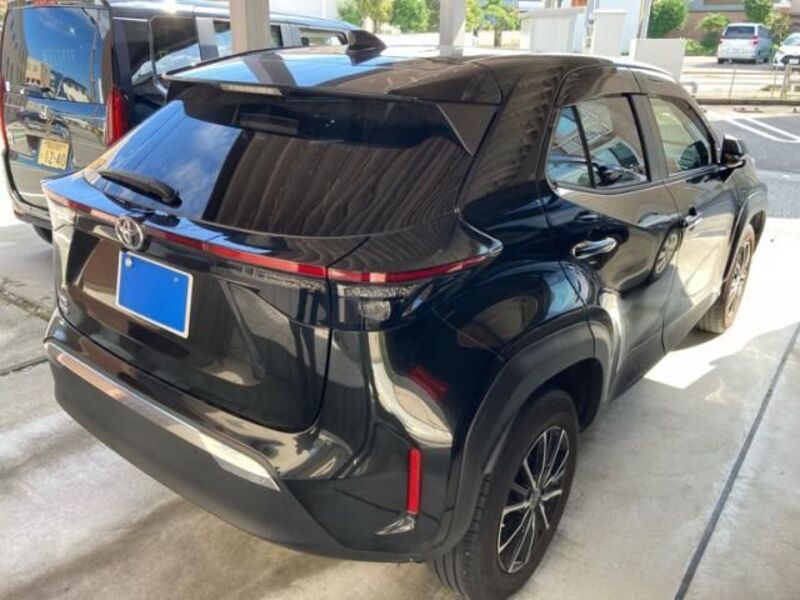 YARIS CROSS
