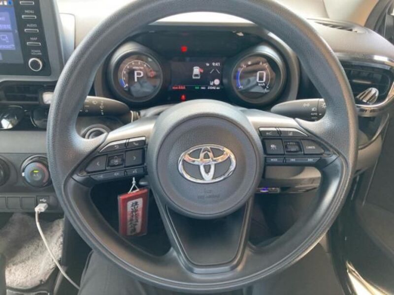 YARIS CROSS