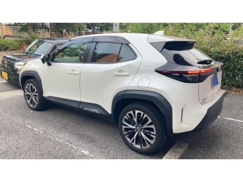 YARIS CROSS