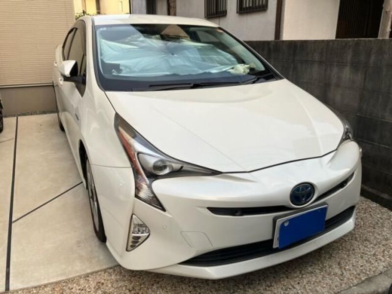 TOYOTA PRIUS