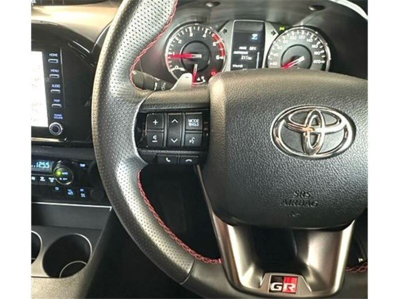 HILUX