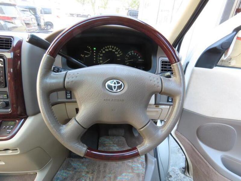 GRAND HIACE