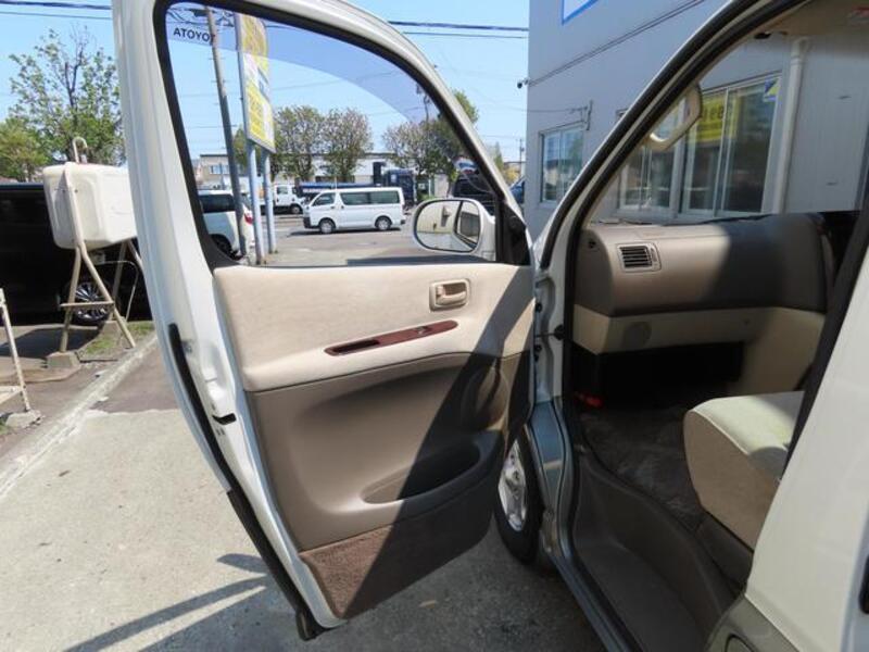 GRAND HIACE