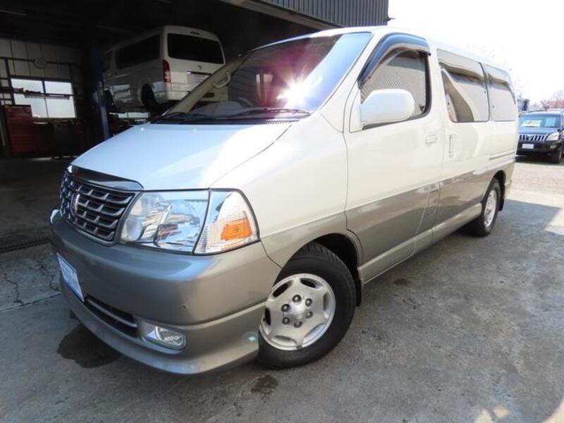 TOYOTA GRAND HIACE