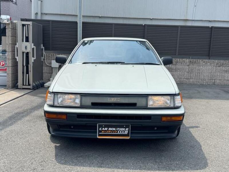 COROLLA LEVIN