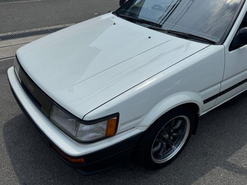 COROLLA LEVIN