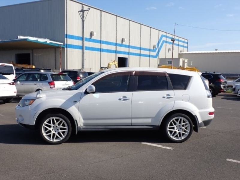 OUTLANDER