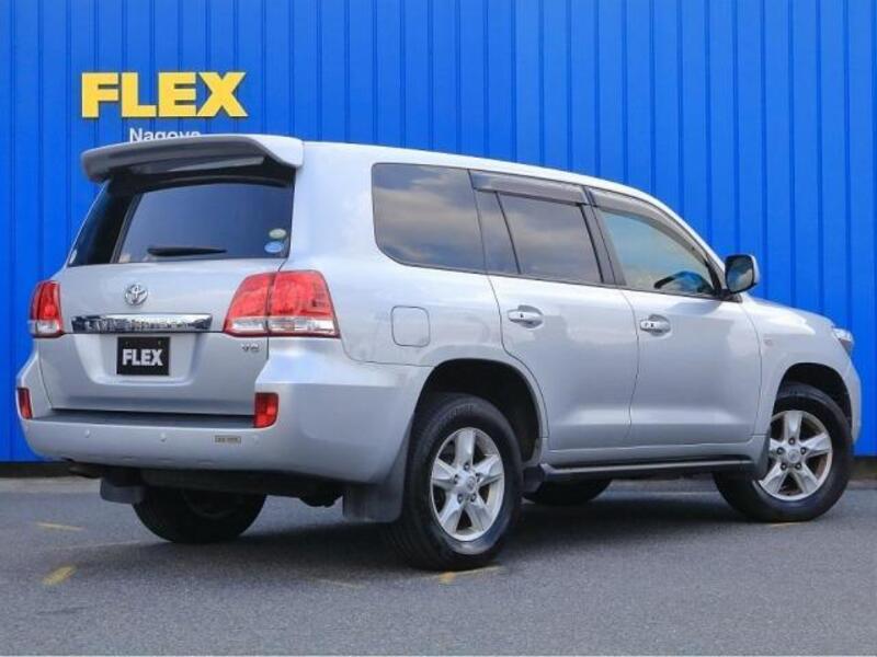 LAND CRUISER