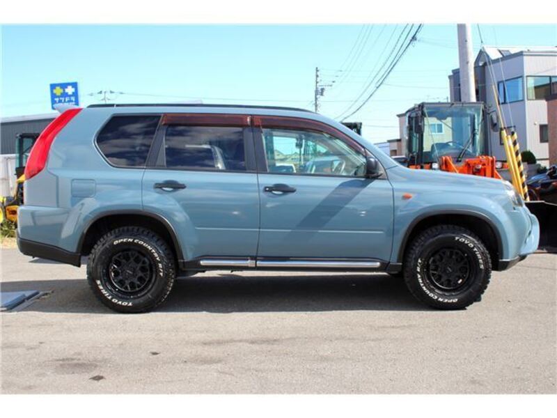 X-TRAIL