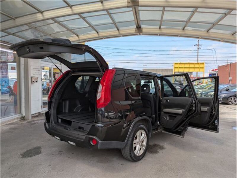 X-TRAIL