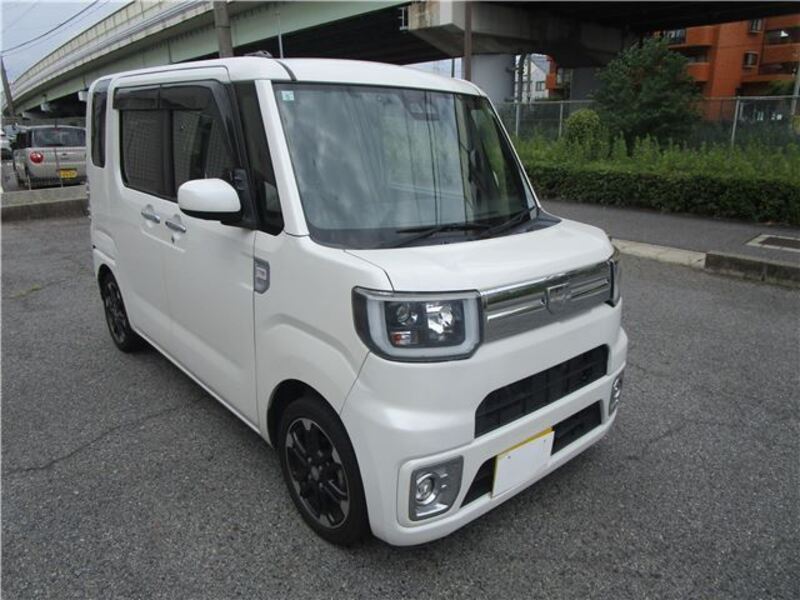 DAIHATSU WAKE