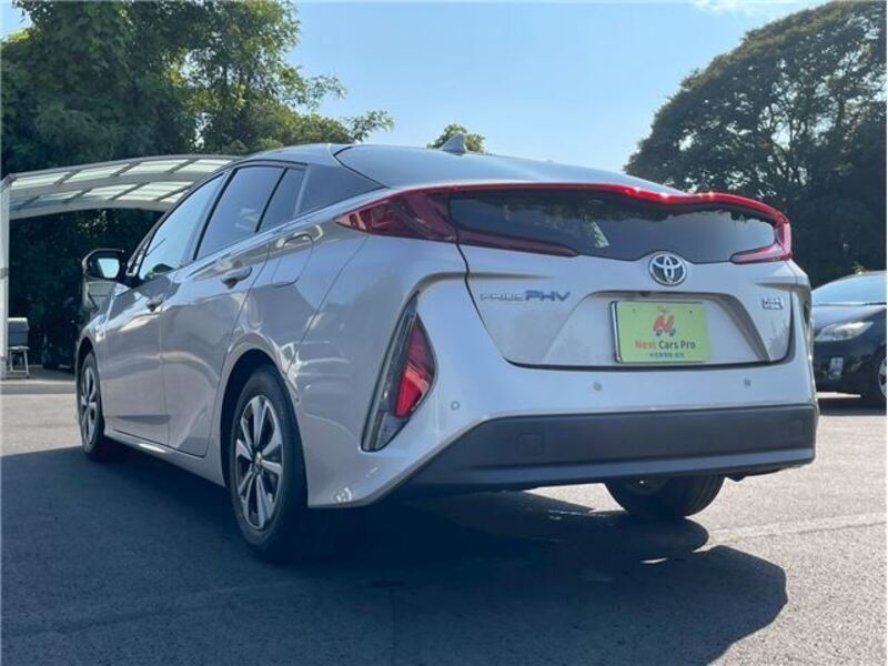 PRIUS PHV