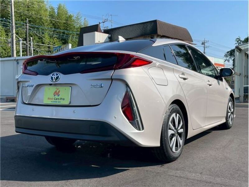PRIUS PHV