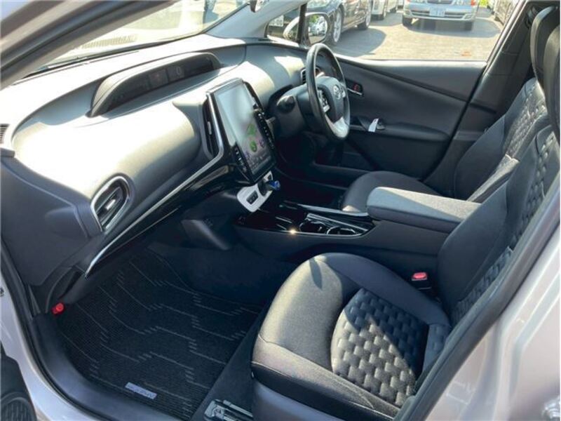PRIUS PHV