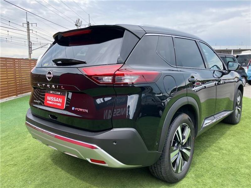 X-TRAIL